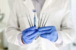 Implanty zębowe – dla kogo są najlepszym wyborem